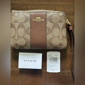 NWT Coach Wristlet